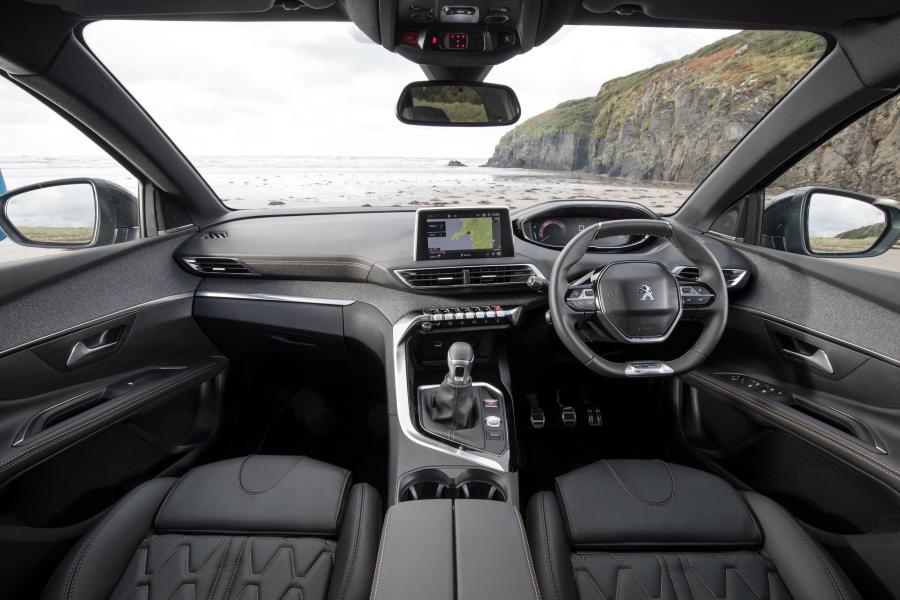 Торпедо Peugeot 5008 GT Line 2017 года  (UK) (фото 25 из 30)